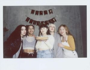 Wzruszające życzenia urodzinowe dla przyjaciółki — 60 pięknych pomysłów i inspiracji